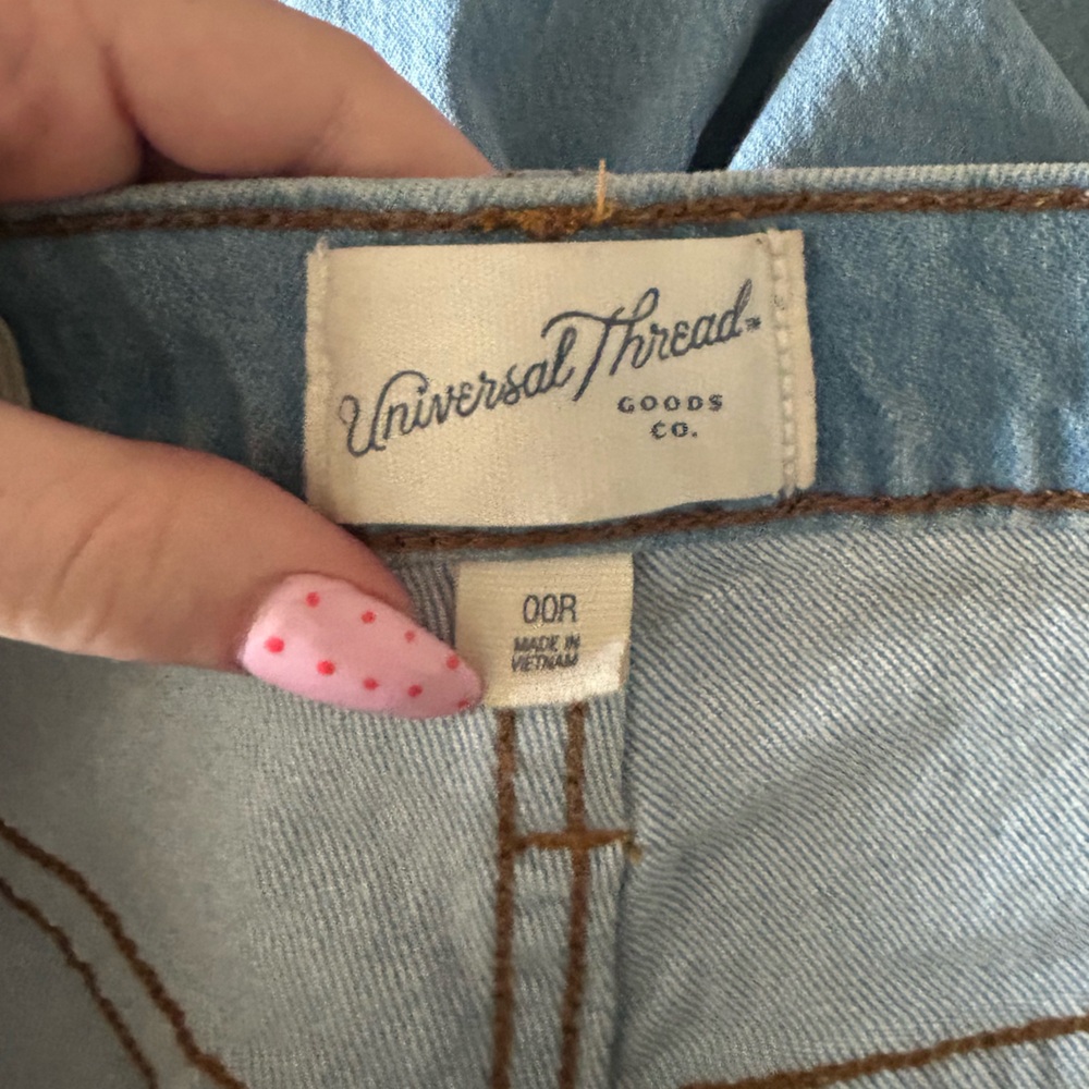 Universal Threads Jeans - Picture 4 of 5